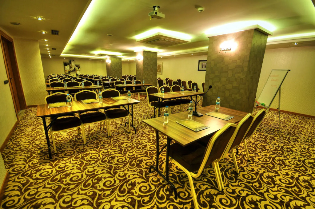 Golden Deluxe Hotel