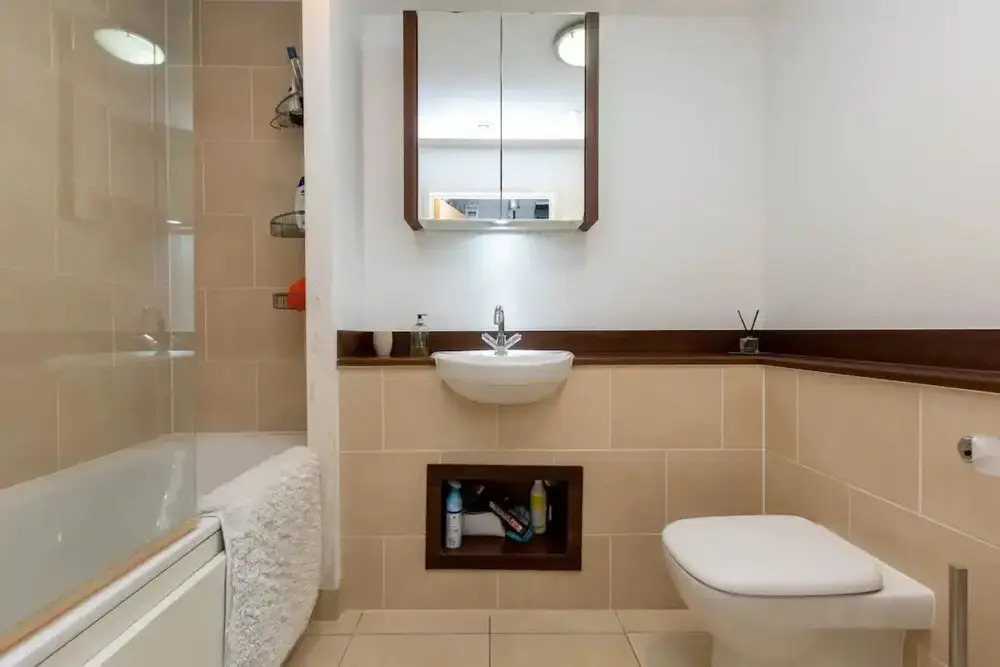Stylish 2 Bedroom Flat in Canada Water