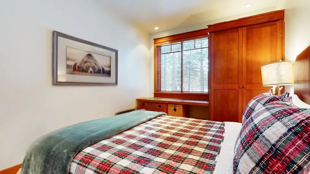 Timbers #10 4 Bedrooms Townhouse by RedAwning