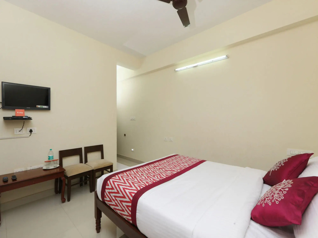 OYO 15701 River View Residency