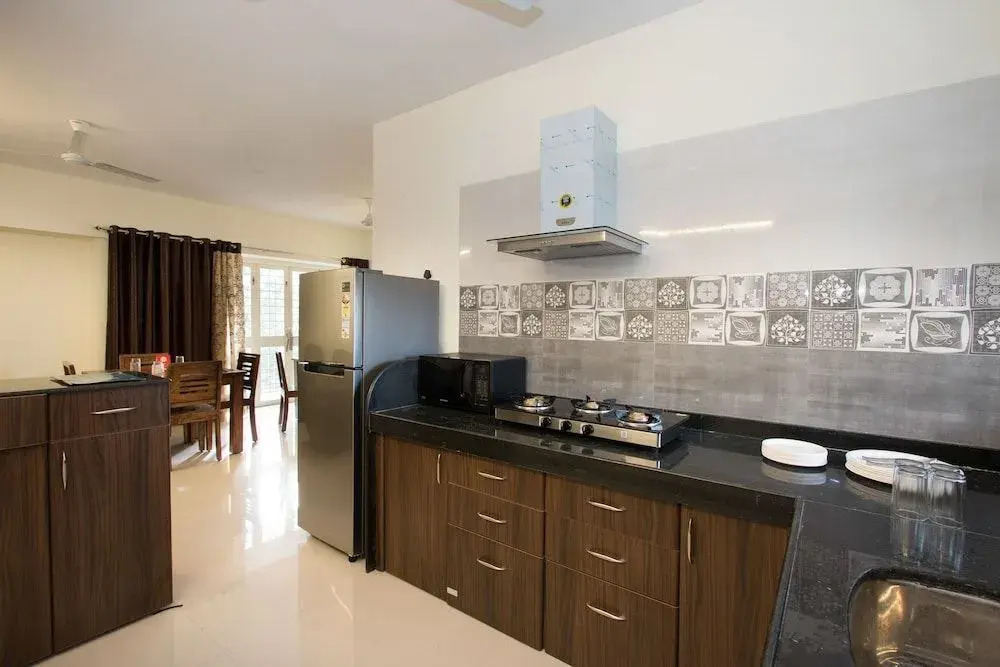 OYO 9052 Leisurely Abode