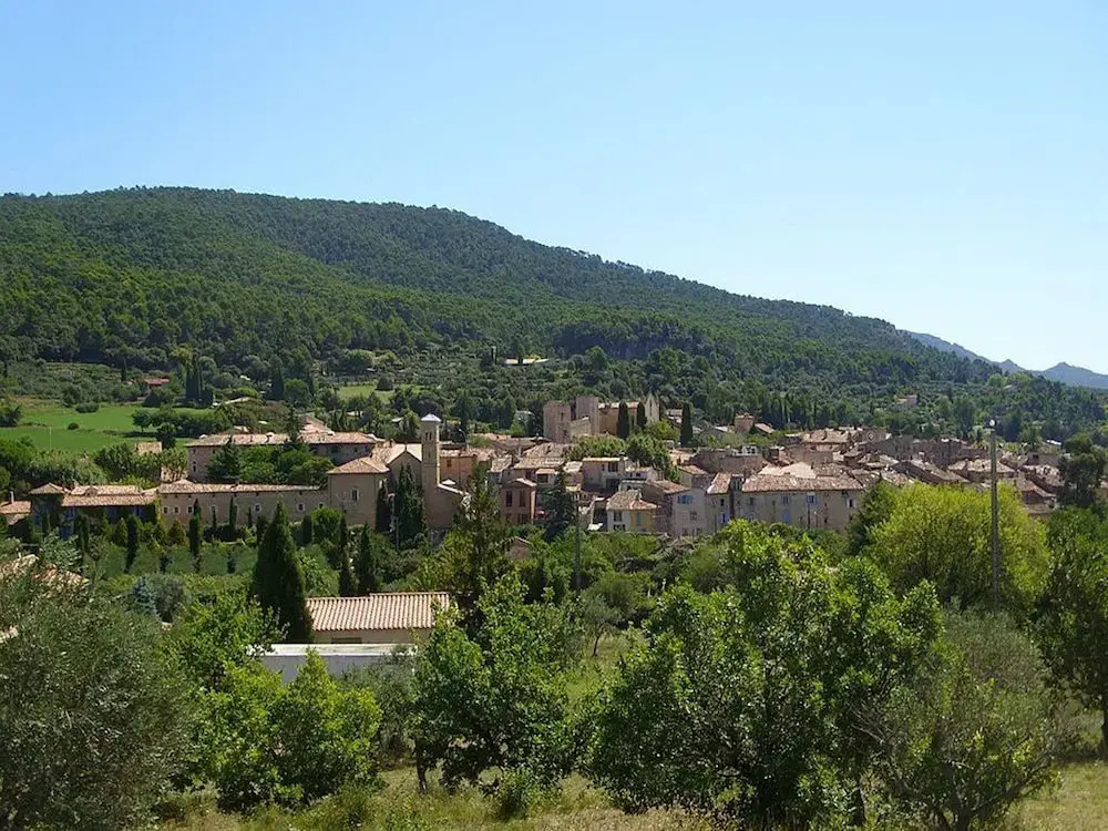 Country-style Villa With Private Pool, Walking Distance From Flayosc