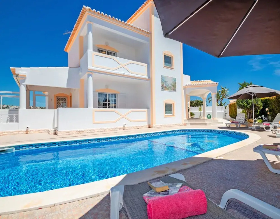 Villa Manihi - Moradia elegante com BBQ e piscina aquecível - Albufeira