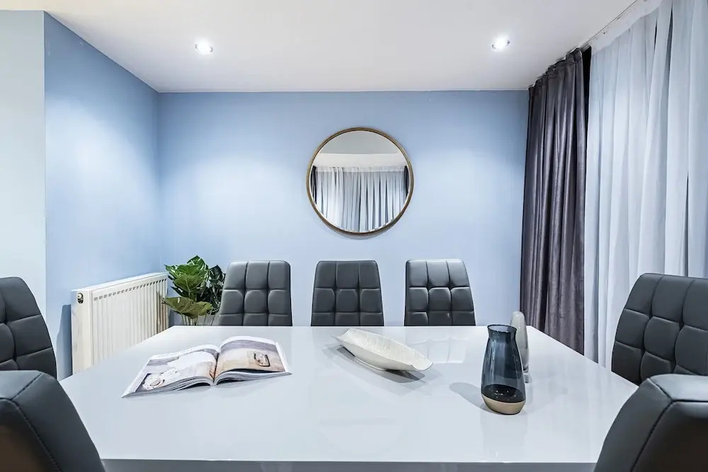 Penryn Apartment by Flexystays