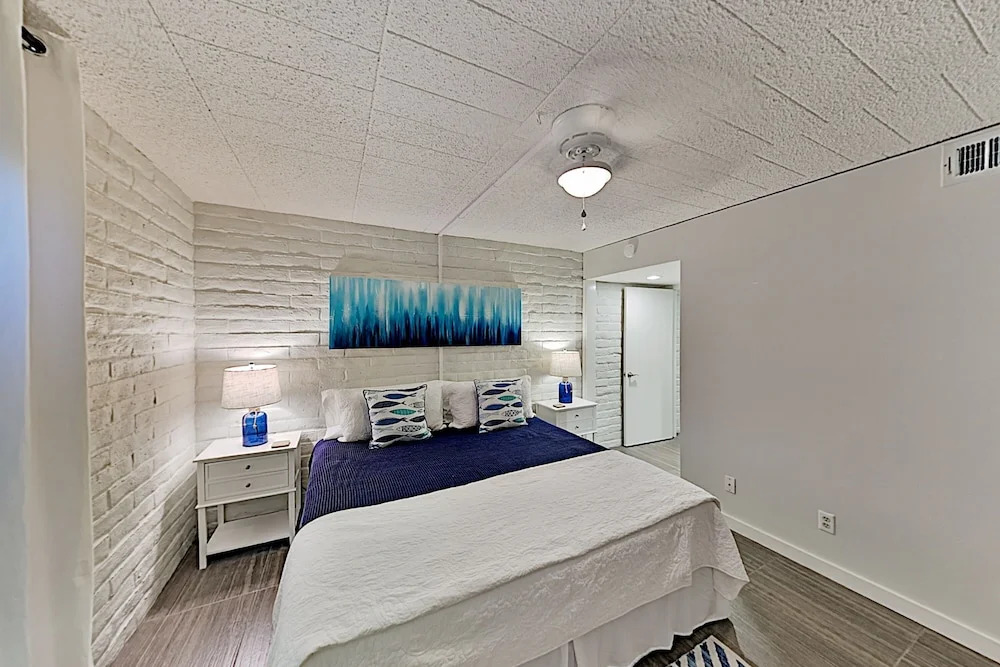 Remodeled Gulf-front Getaway W/ 2 Pools & Tennis 1 Bedroom Condo