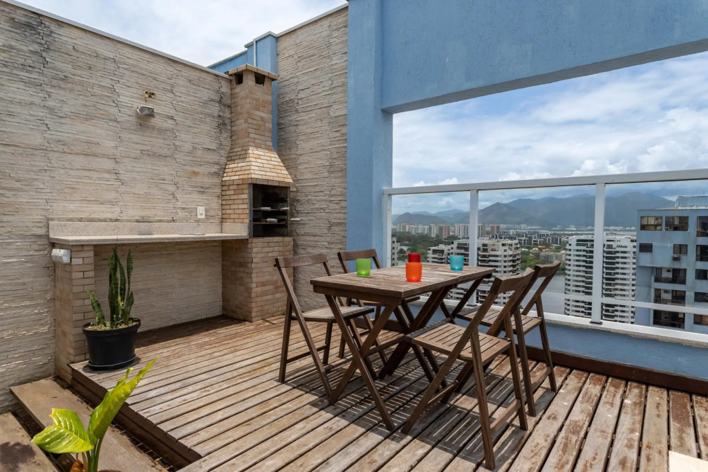 Pineapples LC2207 | Coverage in Barra da Tijuca