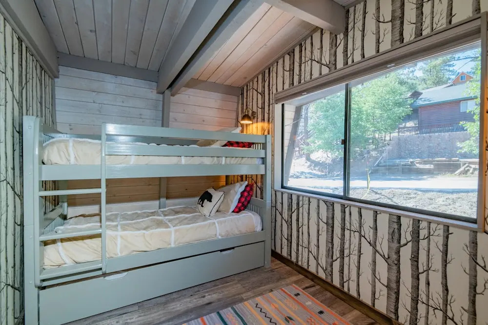 Moon View Cabin