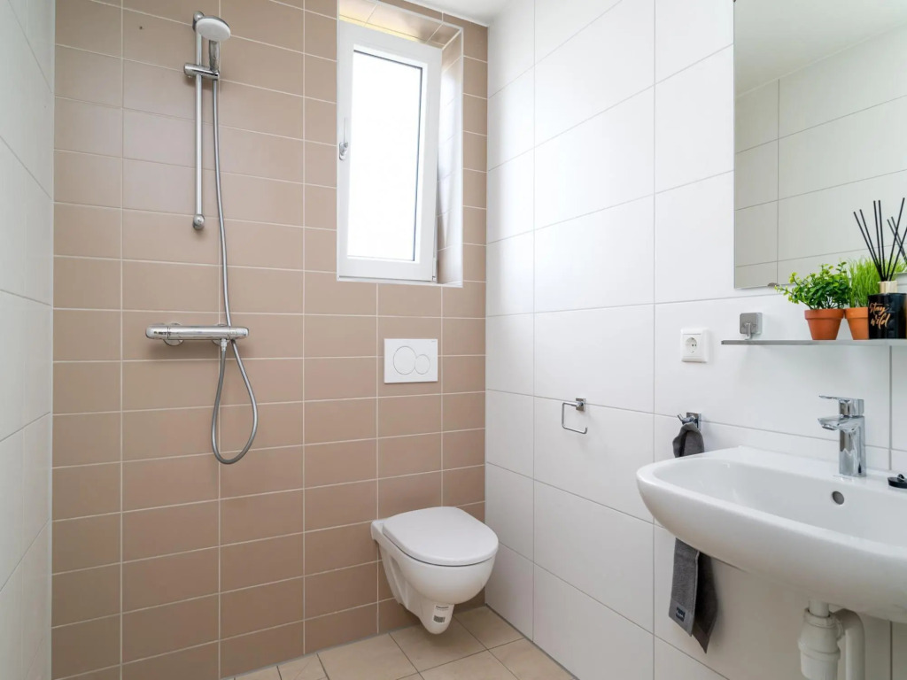 Modern Chalet With Dishwasher, in Friesland