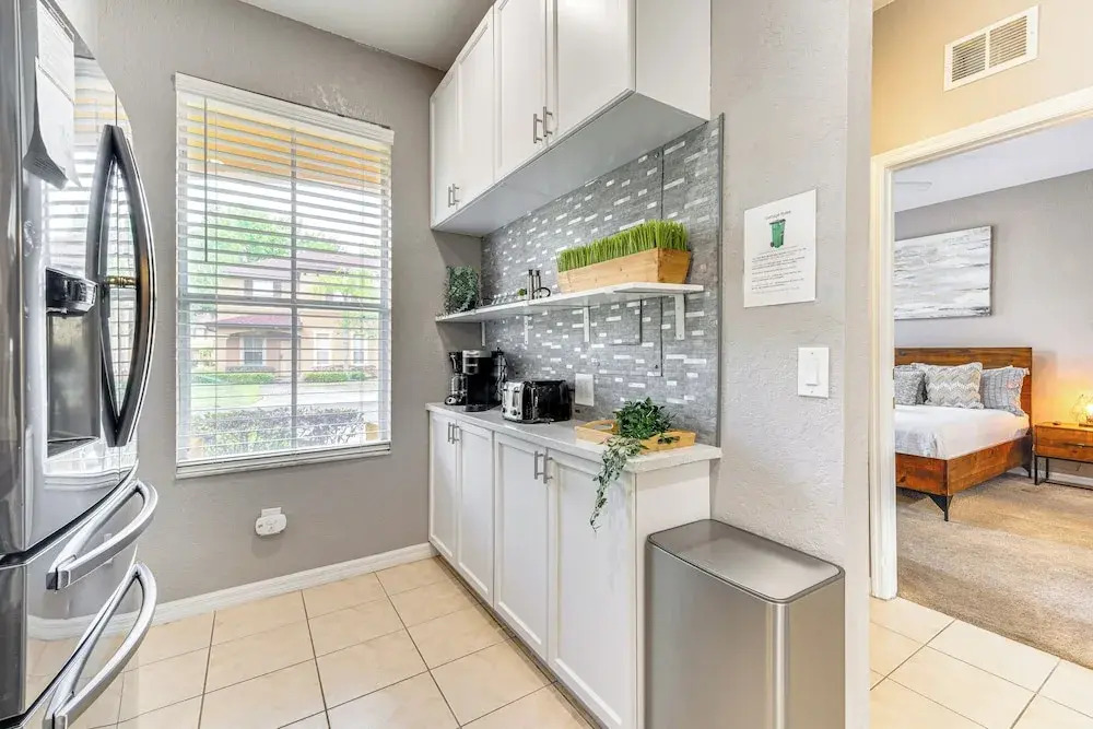 9 Mi to Wdw: Townhouse w/ Balcony in Davenport!