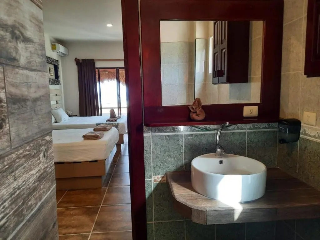 Porto Coral Hotel & Suites