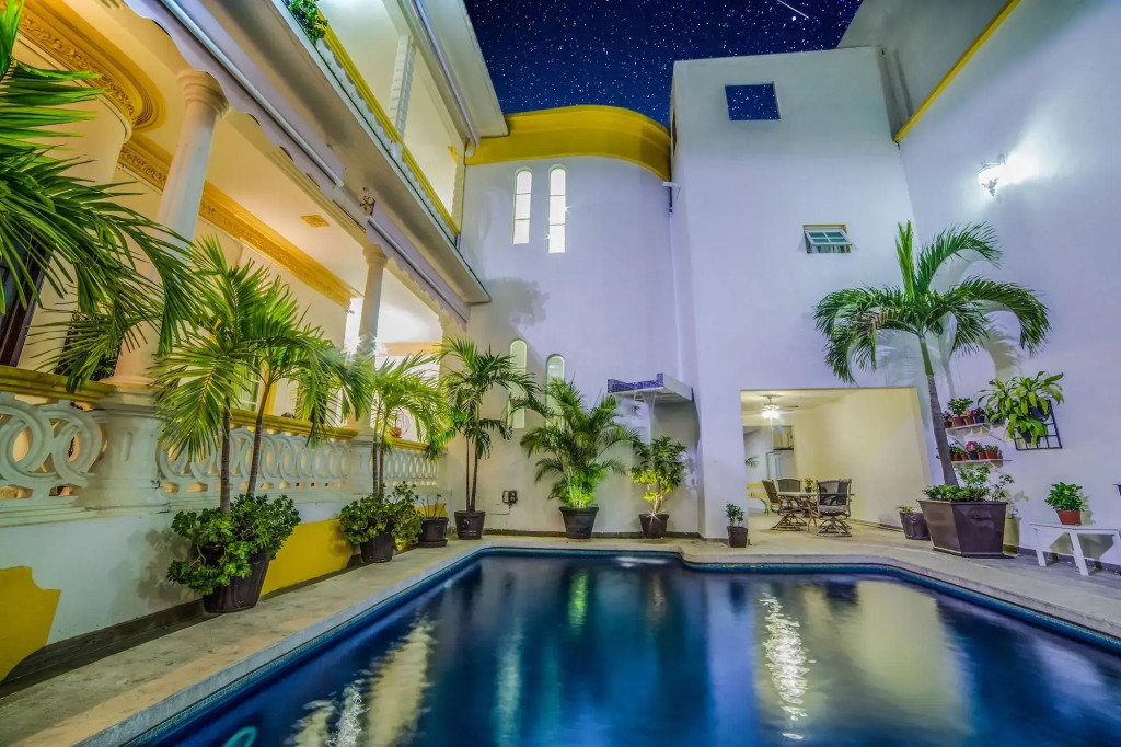 Hotel Casa Blanca