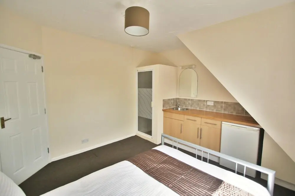 Central Studios Hatherley by Roomsbooked