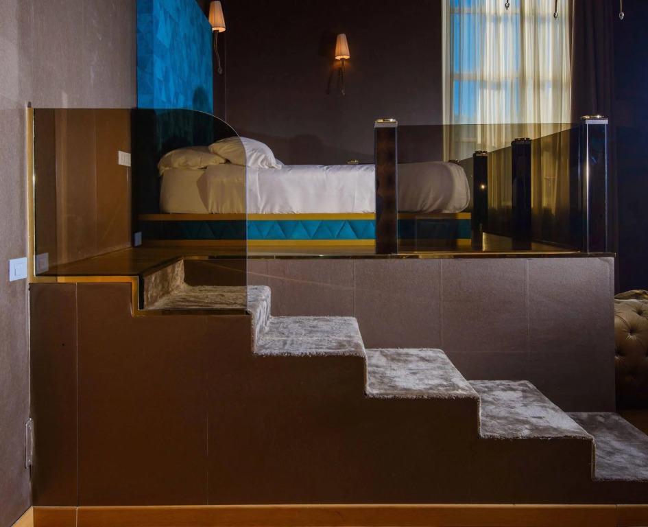 Gold Royal Suite