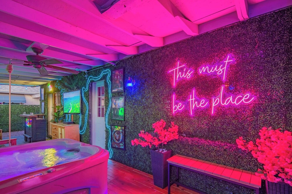 Poolside Nights & Neon Vibes! Scottsdale Escape
