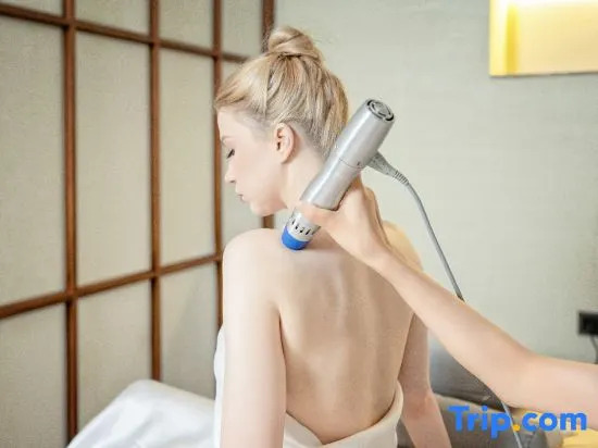 Tengchong East Lake Thermal Spa Hotel