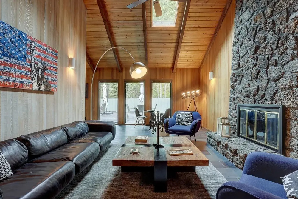 2 Pioneer Home features Brand New Hot Tub and Bikes to Explore Sunriver by RedAwning