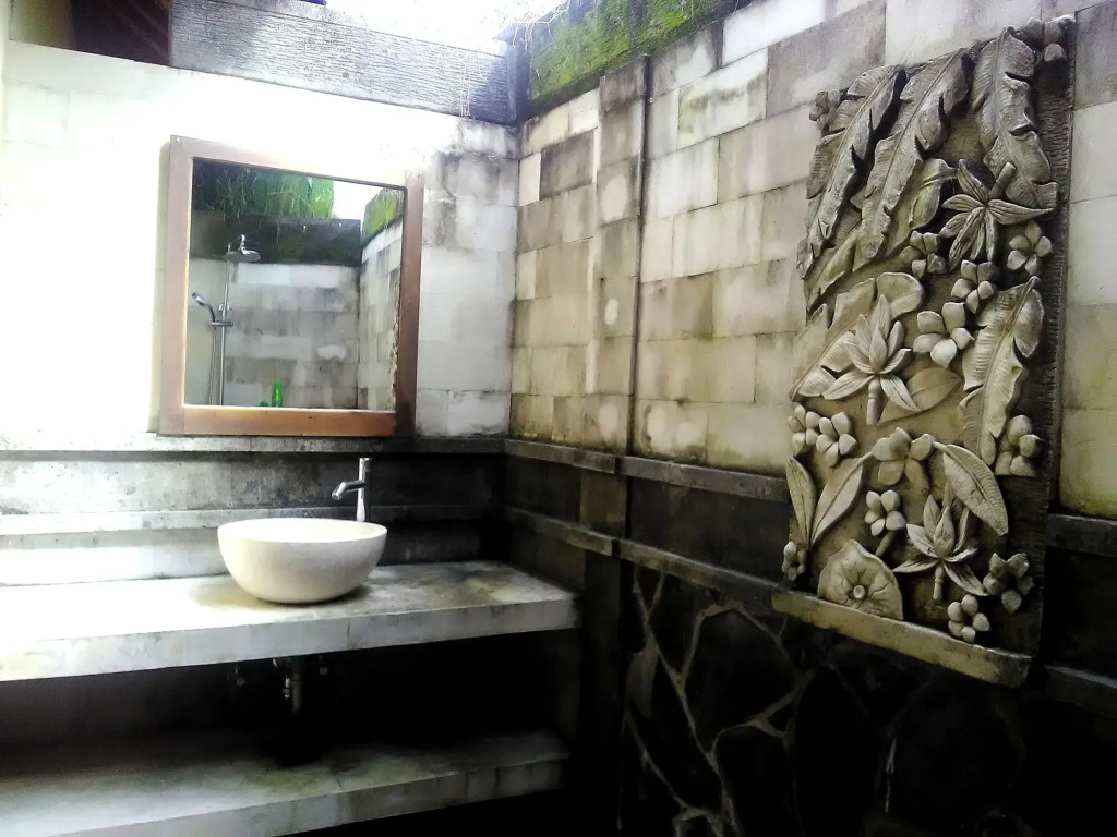 Astawa House