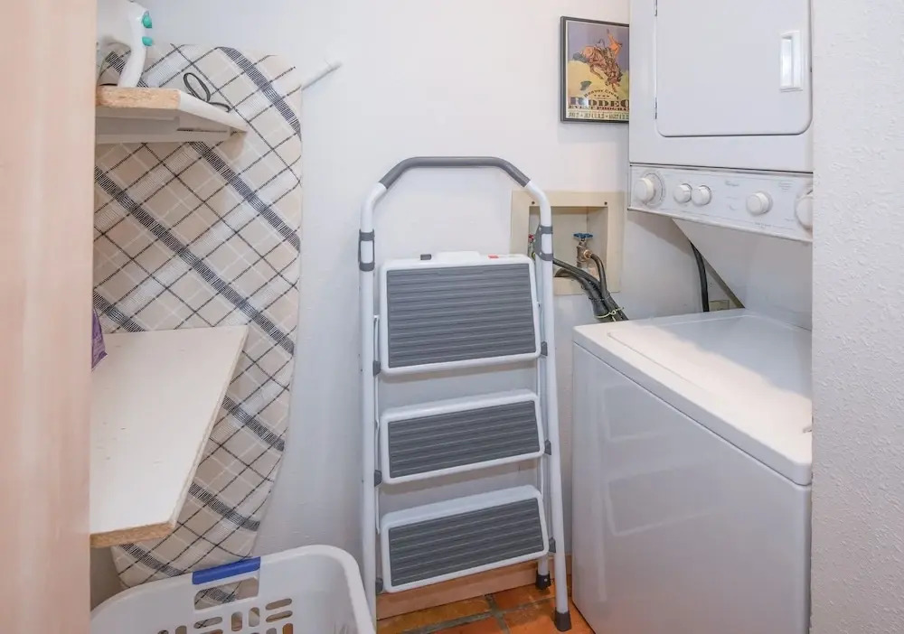 Snowfox #302 2 Bedroom Condo by RedAwning