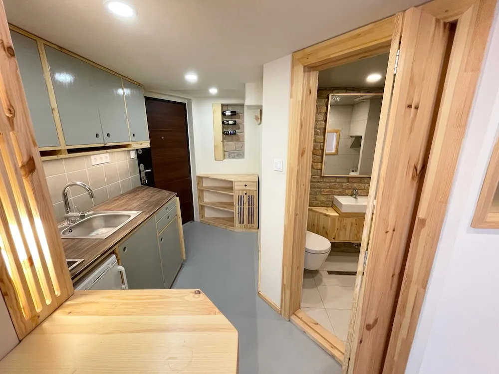Lavender Circus Hostel, Doubles & Ensuites