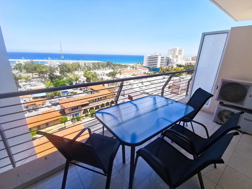 Paradise Palms Seaview Apartment