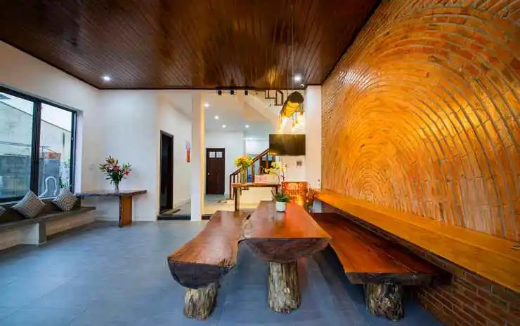 The 1993 Homestay