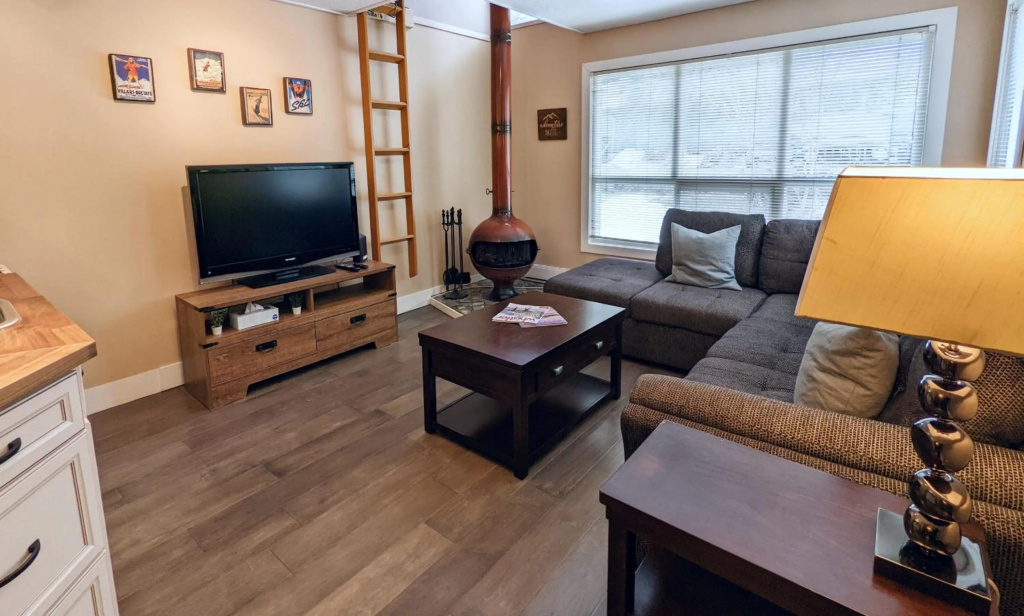 Steps to All New Gondola, Sleeps 4 with Free Parking