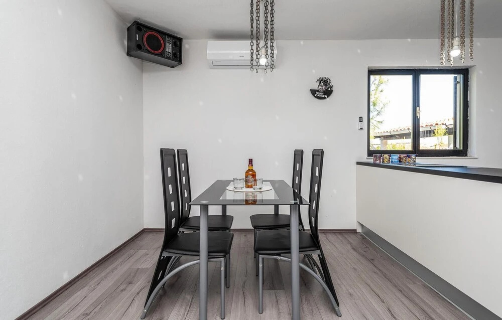 Beautiful Home in Privlaka With Wifi and 4 Bedrooms