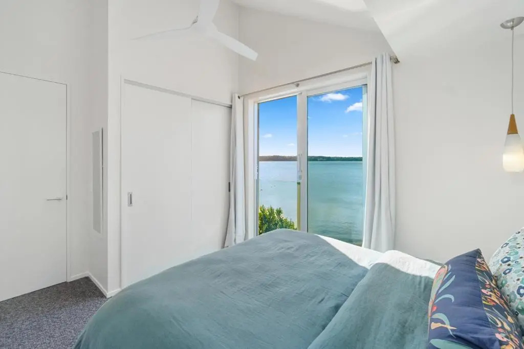 Harbour View - Westmere Holiday Apartment
