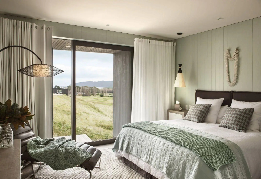 Kinloch Manor & Villas