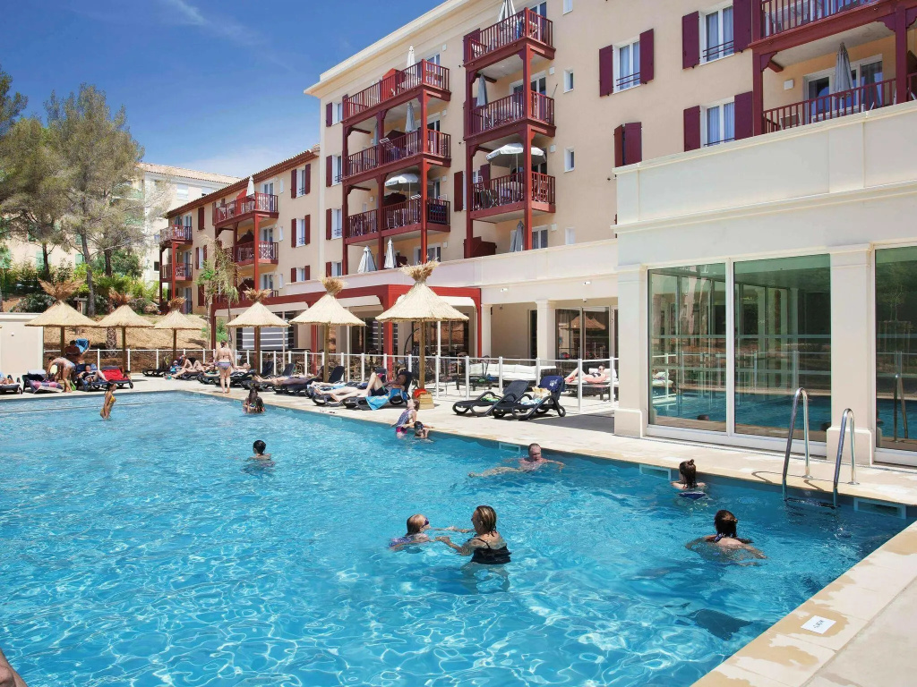 Beautiful apartment with balcony or terrace, near the beach