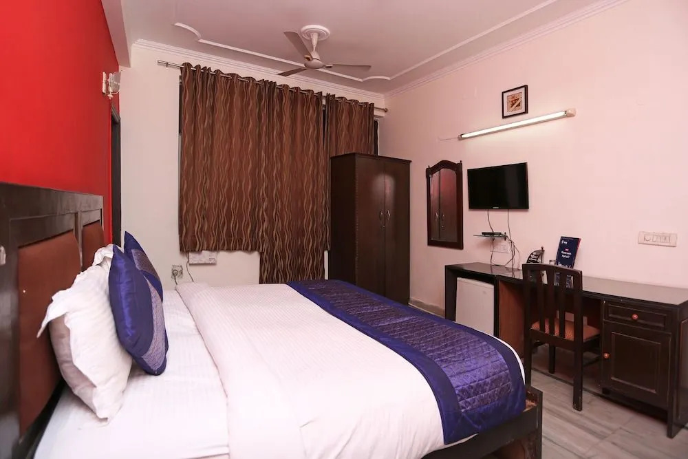 Royal Inn by OYO Rooms