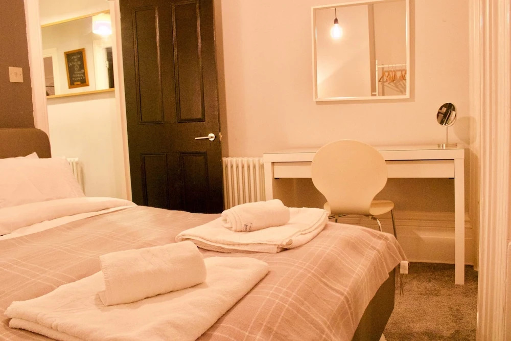 Central Brighton Apartment