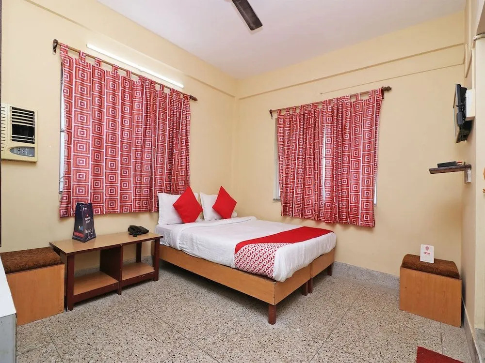 OYO 14232 Behala Guest House