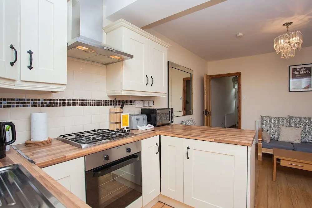 Central 3 Bedroom Townhouse Near O'Connell Street