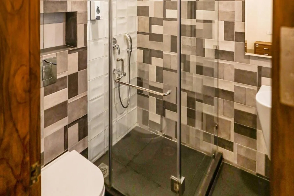 FabHotel La Paz Stay B&B