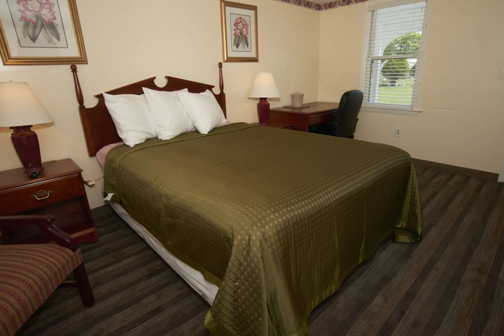 Knights Inn  Centerville MA