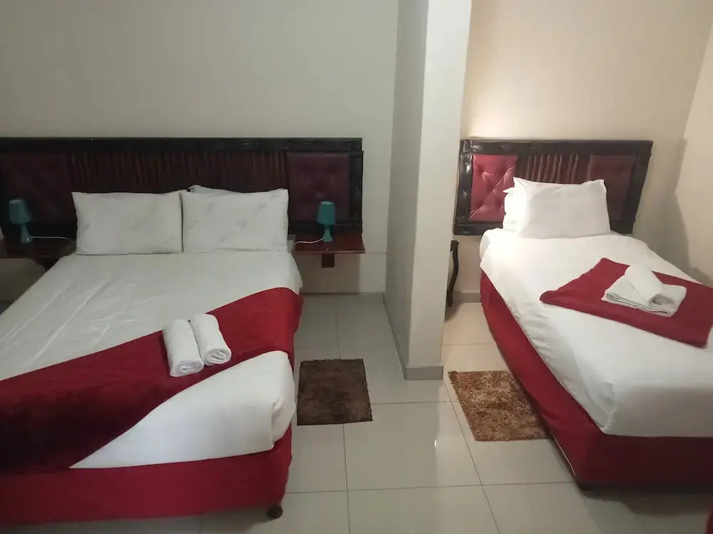 Emampingeni lodge