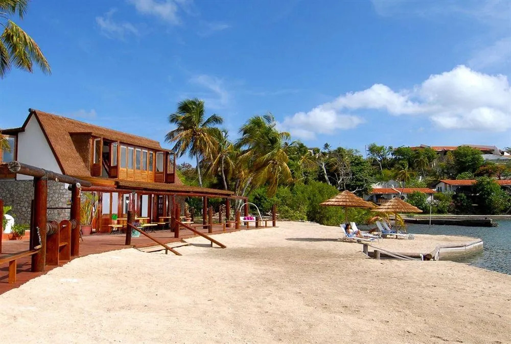 Mount Hartman Bay Estate Private Resort