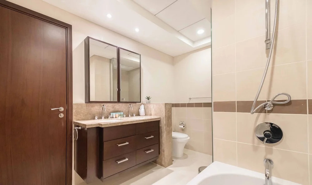 LUX The Downtown Blvd Suite