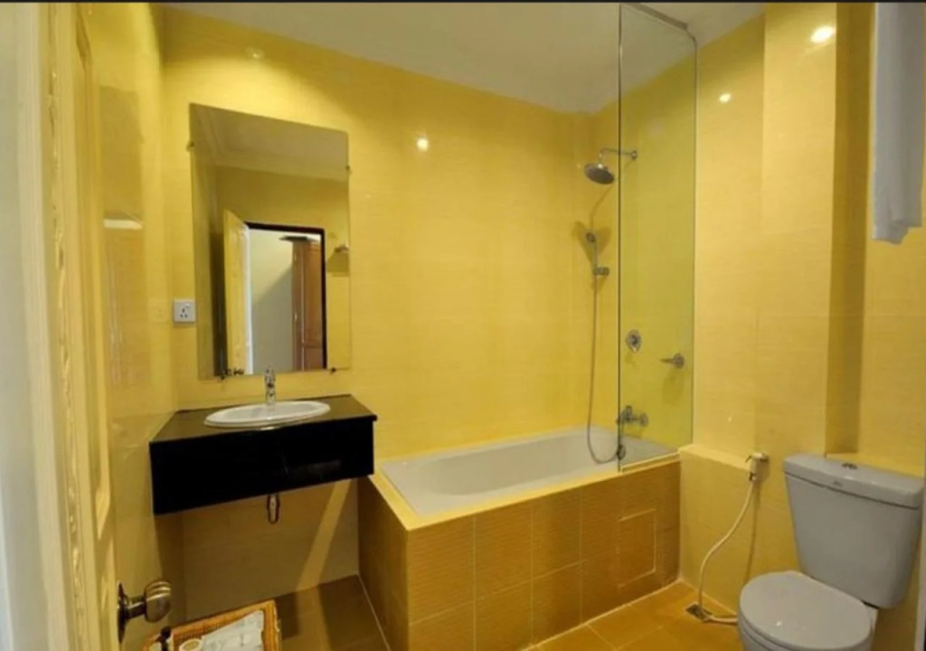 Royal Golden View Hotel