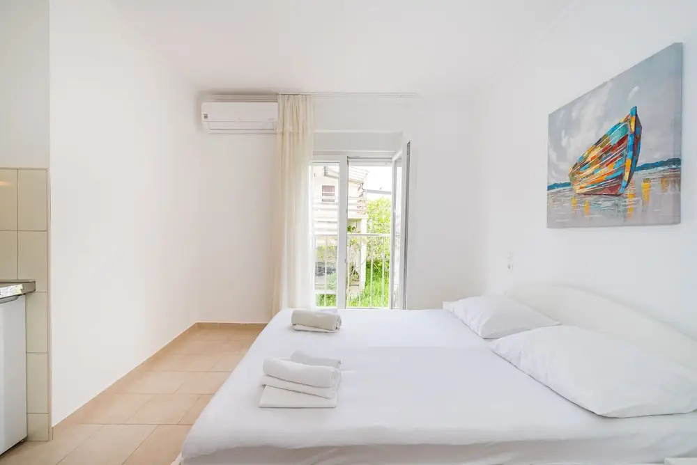 Studio Apartments Near Center 7