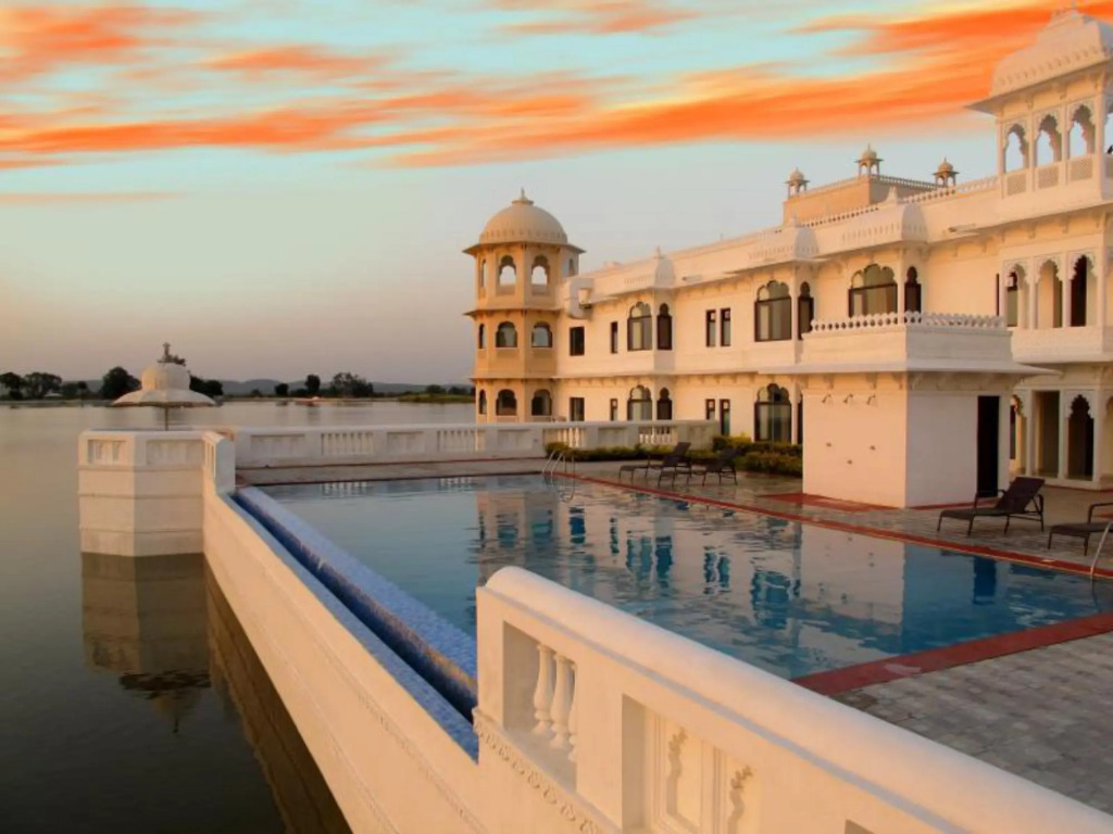 juSTa Lake Nahargarh Palace, Chittorgarh