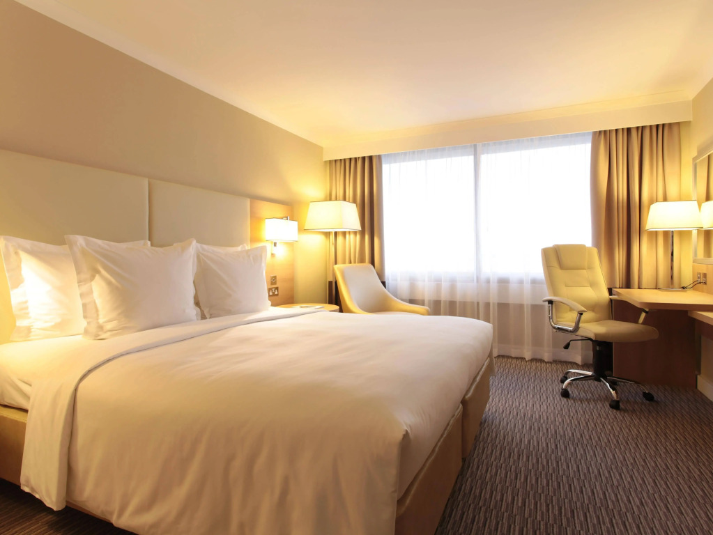 Renaissance London Heathrow Hotel