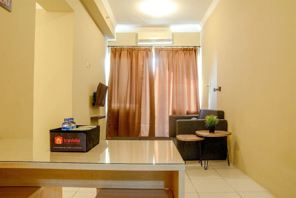 3 Bedrooms Plus Apartment Grand Palace by Travelio
