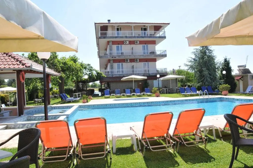 Denis Hotel and Bungalows