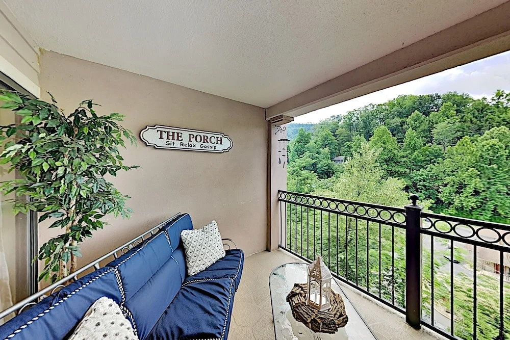 210roarh 2 Bedroom Condo