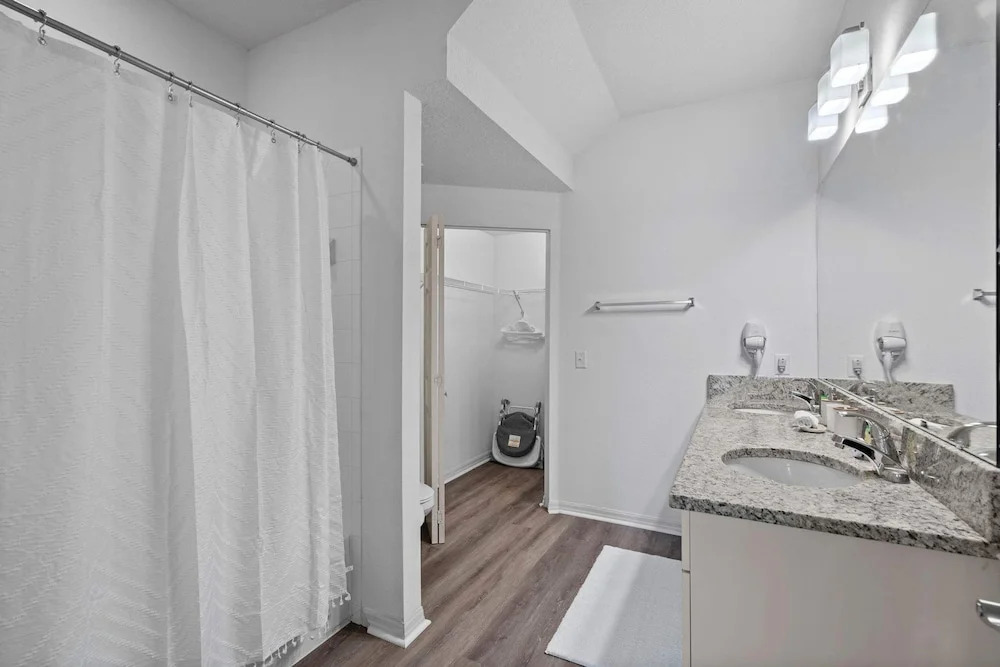 Modern 3 Bed Villa Newly Renovated Prime Location