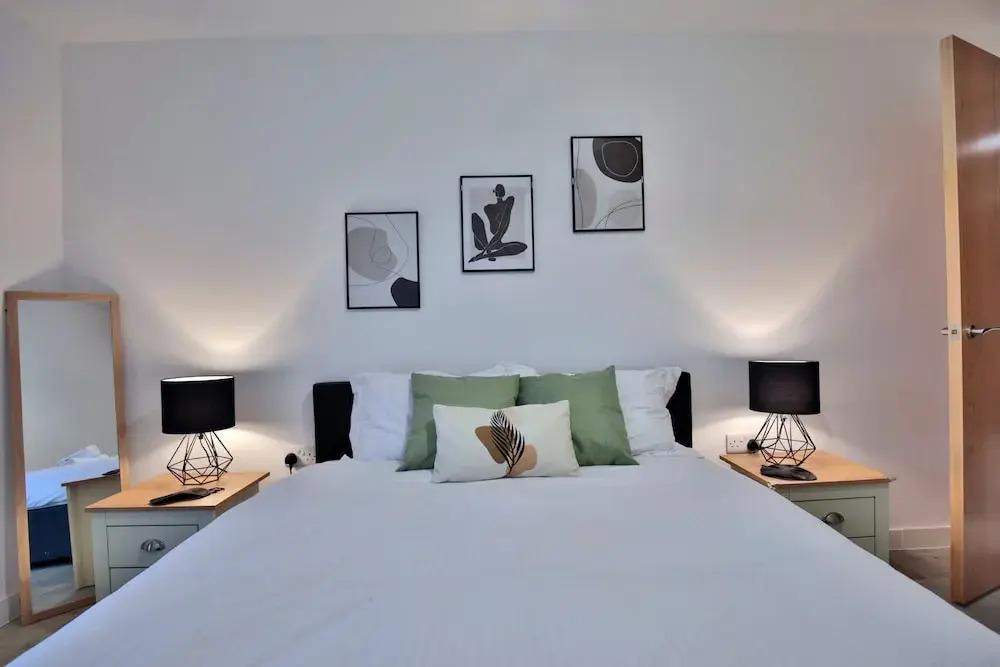 Manchester - 2-bed Apartment - Sleeps 4 - Wifi
