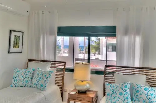 Oceanfront 3 Bdr Apt L202