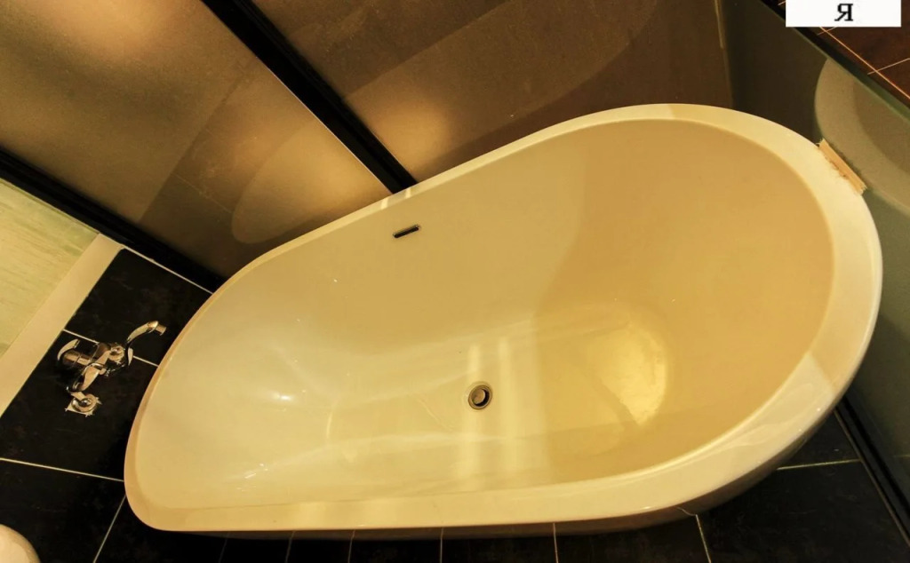 Iris Hotel